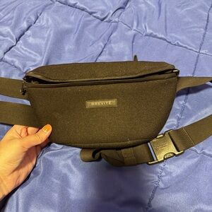 Brevite Crossbody